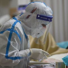 España baja de 400 casos de incidencia acumulada por primera vez en un mes