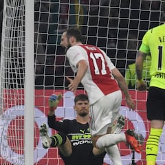 El Ajax destroza al Dortmund de Haaland