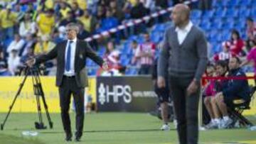 Quique Seti&eacute;n y Abelardo durante el partido.