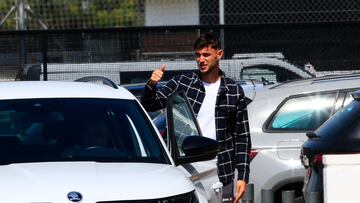 Roman Yaremchuk, llegando a Paterna.