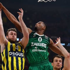 El Madrid hace autocrítica y negocia por Brandon Davies