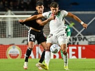 Futbol, Deportivo Riestra vs Palestino
Fase de grupos, Copa Sudamericana 2026.
El jugador de Deportivo Riestra Facundo Mino, izquierda, disputa el balon contra Nelson Da Silva de Palestino durante el partido de copa sudamericana por el grupo F disputado en el estadio Nuevo Gasometro en Buenos Aires, Argentina.
08/04/2026
Fotobaires/Photosport
Football, Deportivo Riestra vs Palestino
Group stage, Copa Sudamericana 2026.
Deportivo Riestra’s player Facundo Mino, left, vies for the ball against Nelson Da Silva of Palestino during the copa sudamericana match for group F at the Nuevo Gasometro stadium in Buenos Aires, Argentina.
08/04/2026
Fotobaires/Photosport