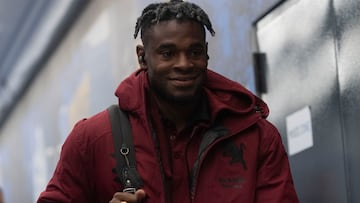 Pisa y Genoa irían por Duván Zapata.