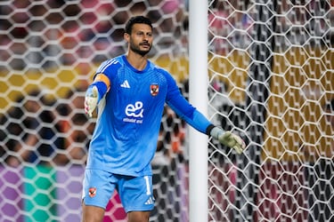 El portero egipcio juega en el Al-Ahly desde la temporada 16/17. Durante su paso por el equipo, ha disputado un total de 4 Mundiales de Clubes. A pesar de no haber ganado el torneo, se posiciona como el guardameta con más encuentros disputados y podría seguir sumando si su equipo consigue superar la fase de grupos.