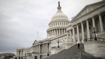 FOTO DE ARCHIVO: El edificio del Capitolio de los Estados Unidos luego de una tormenta en el Capitolio en Washington, Estados Unidos, 4 de diciembre de 2020.