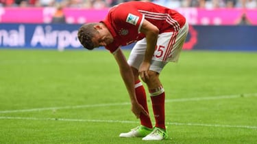 Lewandowski calms Bayern fears after training ground scare