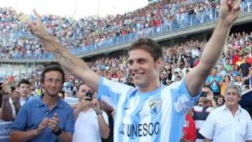 <b>ACLAMADO. </b>Joaquín hizo las delicias de los presentes en el estadio de La Rosaleda.