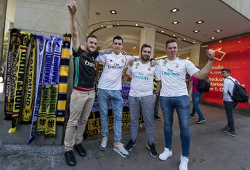 La afición del Real Madrid disfruta de Dortmund