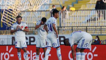 Futbol, Everton vs Universidad de Chile.
Fecha 13, Campeonato Nacional 2022.
Los jugadores de Universidad de Chile se lamentan durante el partido de primera division contra Everton realizado en el estadio Sausalito de Vina del Mar, Chile.
14/05/2022
Raul Zamora/Photosport
Football, Everton vs Universidad de Chile.
13th date, 2022 National Championship.
Universidad de Chile's players reacts during the first division match against Everton held at the Sausalito stadium in Vina del Mar, Chile.
14/05/2022
Raul Zamora/Photosport
