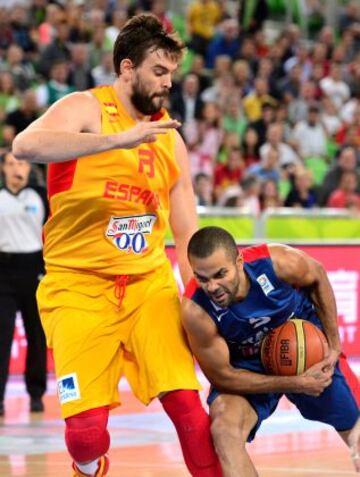 Marc Gasol y Tony Parker.