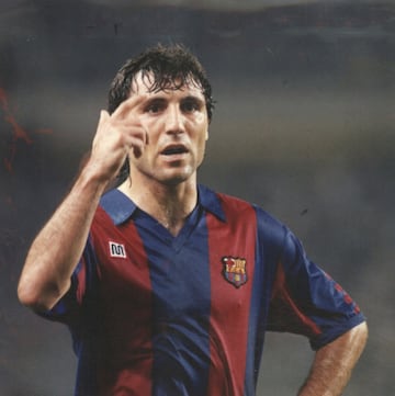 La mayor parte del tiempo como blaugrana llev車 el dorsal '8', pero lo que quiz芍s no recuerdas es que llev車 el '10' en la temporada 93/94.