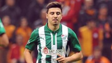 Reunión en Ámsterdam por el joven jugador turco Ozan Tufan