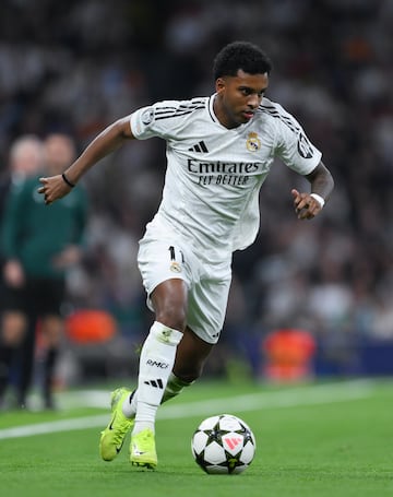 Rodrygo conduce el balón en el partido del martes contra el Dortmund.