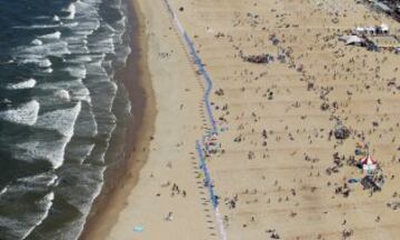 Espectaculares imágenes del récord de voley playa