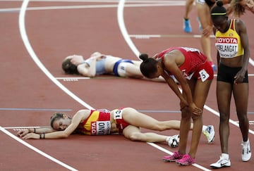 La española Ana Lozano y el resto de las atletas tras los 5000 metros. 
