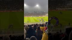 Anuncian a Jordhy Thompson por los parlantes y así reacciona el público