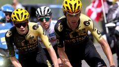 El ciclista estadounidense Sepp Kuss, junto a Jonas Vingegaard y Tadej Pogacar en la sexta etapa del Tour de Francia con final en Cauterets.