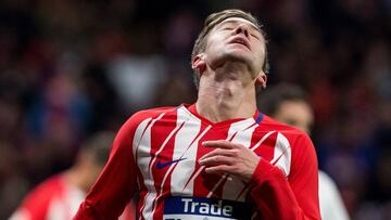 El delantero argentino del Atlético de Madrid, Luciano Vietto, se lamenta de una ocasión fallada durante el encuentro correspondiente a la vuelta de los dieciseisavos de final de la Copa del Rey.