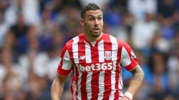 Stoke City and US international soccer player Geoff Cameron loves retweeting Trump.