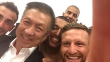 Lim lo festejó con la afición, que cantó "Otamendi, quédate"