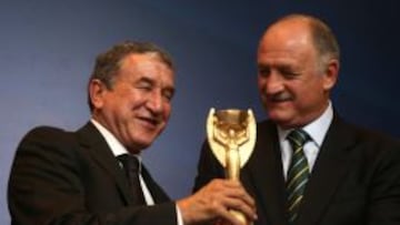 Parreira, con Scolari y la Copa Jules Rimet.