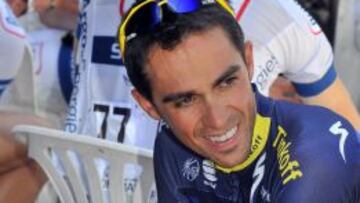 El ciclista español Alberto Contador, del equipo Saxo Tinkoff, se prepara para participar en la segunda etapa del Tour de Omán, 146 km disputados entre Fanja In Bidbid y Al Bustan, en Omán.