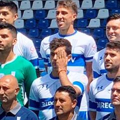 El especial gesto de Saavedra en la foto de la UC bicampeona