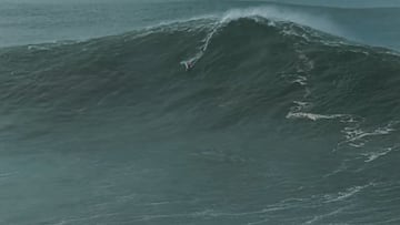 Ola gigante en Nazaré