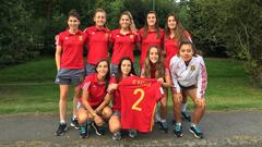 Por orden: Luc&iacute;a Garc&iacute;a, Carmen Menayo, Noe Ramos, Patri Guijarro y Andrea Sierra (arriba). Luc&iacute;a Rodr&iacute;guez, Aitana Bonmat&iacute;, Maite Oroz y Paula Fern&aacute;ndez posan para As con la camiseta de la lesionada Ona Batlle. 