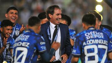 Pachuca's coach Jorge Almada celebrates winning the Concacaf Champions Cup after the final football match against USA's Columbus Crew at the Hidalgo stadium in Pachuca, Hidalgo State, Mexico, on June 1, 2024. (Photo by Victor Cruz / AFP)