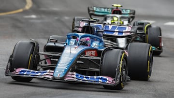 Fernando Alonso (Alpine A522) y Lewis Hamilton (Mercedes W13). Mónaco. F1 2022.