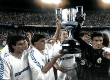 En 1989, Hugo Sánchez alzó la Copa del Rey con el conjunto de los merengues.