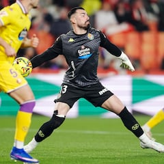 Gritos de mercenarios contra los futbolistas del Real Valladolid a la salida de Los Cármenes