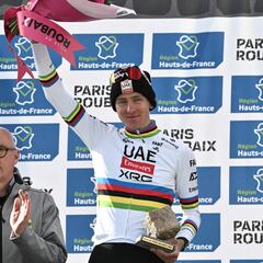 Hinault halaga a Pogacar: es lo más parecido a “guerreros” como Merckx y él