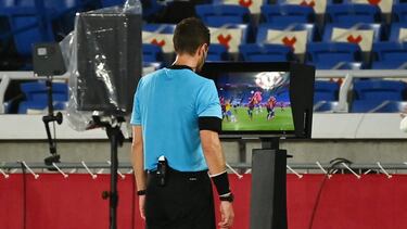 Una campaña salvaje contra los árbitros