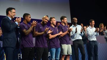 15/08/18 CONGRESO MUNDIAL DE PEÑAS DEL BARCELONA
BARTOMEU MALCOM ARTURO VIDAL ARTHUR LENGLET ABIDAL