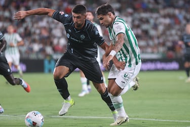 Kevin Medina: “El míster me dijo que llegase al segundo palo”