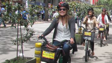 Las mujeres de Bogot&aacute; en bicicleta.