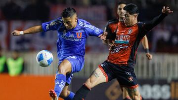 Futbol, Deportes Limache vs Universidad de Chile.
Fecha 12, Liga de Primera 2025.
El jugador de Universidad de Chile Nicolas Guerra, izquierda, disputa el balon con Brian Torrealba de Deportes Limache durante un partido de primera division realizado en el estadio Lucio Farina de Quillota, Chile.
23/05/2025
Andres Pina/Photosport
Football, Deportes Limache vs Universidad de Chile.
12th turn, First division League.
Universidad de Chile player Nicolas Guerra, left, vies for the ball against Brian Torrealba of Deportes Limache during a first division match at the Lucio Farina stadium in Quillota, Chile.
23/05/2025
Andres Pina/Photosport