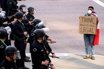 Las protestas en Los ?ngeles marcaron la jornada inaugural del Mundial de Clubes y la Copa Oro.
