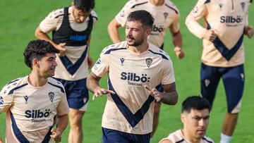 Bojan Kovacevic en el entrenamiento matinal de hoy en la Ciudad Deportiva Bahía de Cádiz.