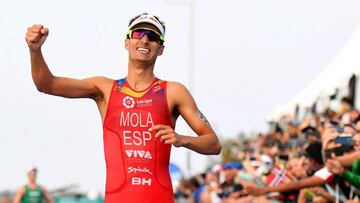 El coronavirus lleva a Mola a cambiar el triatlón por el cross