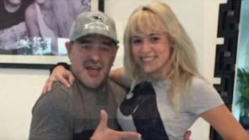 En febrero pasado, se publicó esta imagen, que muestra el rostro de Maradona sin una sola arruga. ¿Se habrá hecho lifting?