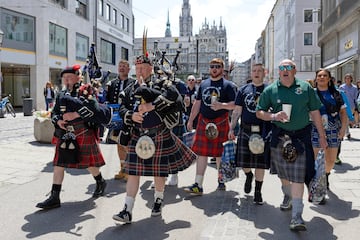 13/06/24 EUROCOPA 2024 AMBIENTE SEGUIDORES ESCOCIA EN MARIENPLATZ MUNICH 
