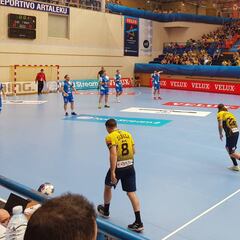 El Bidasoa remonta a lo grande para seguir invicto en Europa