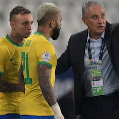 Tite reveló su gran duda en el '11' para el duelo con la Roja