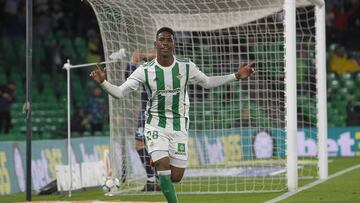 Júnior Firpo, tras anotar un gol.
