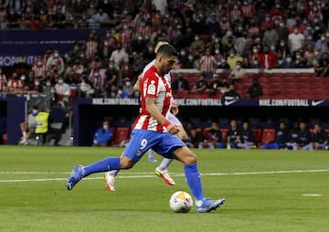 2-0. Luis Suárez marca el segundo gol.