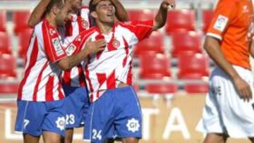 <b>UN CRACK. </b>Peragón celebra uno de los dos goles que ayudaron a que el Girona ganase al Huesca.