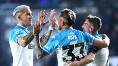 AVELLANEDA, ARGENTINA - JULY 19: Gonzalo Piovi of Racing Club celebrates with teammates Enzo Copetti (L) and Gabriel Hauche (R) after scoring the first goal of his team during a match between Racing Club and Arsenal as part of Liga Profesional 2022 at Presidente Peron Stadium on July 19, 2022 in Avellaneda, Argentina. (Photo by Rodrigo Valle/Getty Images)